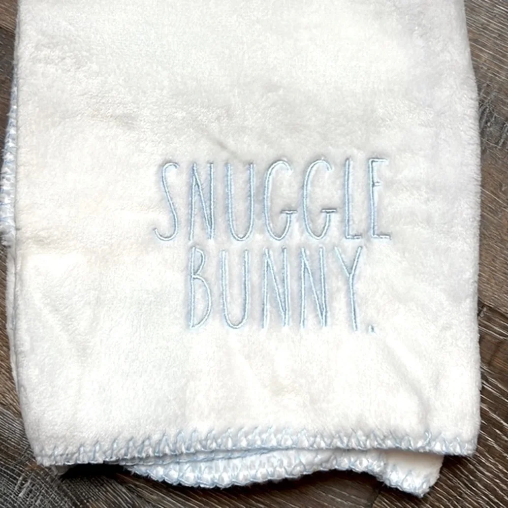 HOME - Rae Dunn - ‘Snuggle Bunny‘ 30” x 40” soft plush baby blanket. NWT